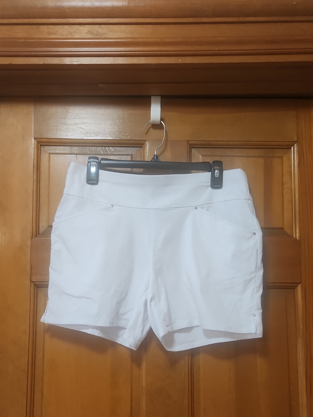 INC Macy's White Pull On Shorts, Women's Size 8, GUC